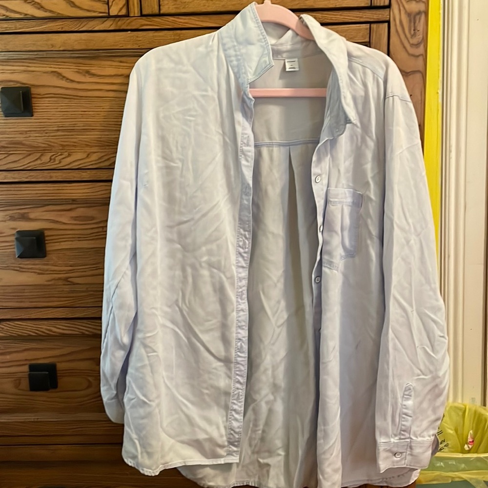 XL blue Old Navy chambray button down shirt worn a few times